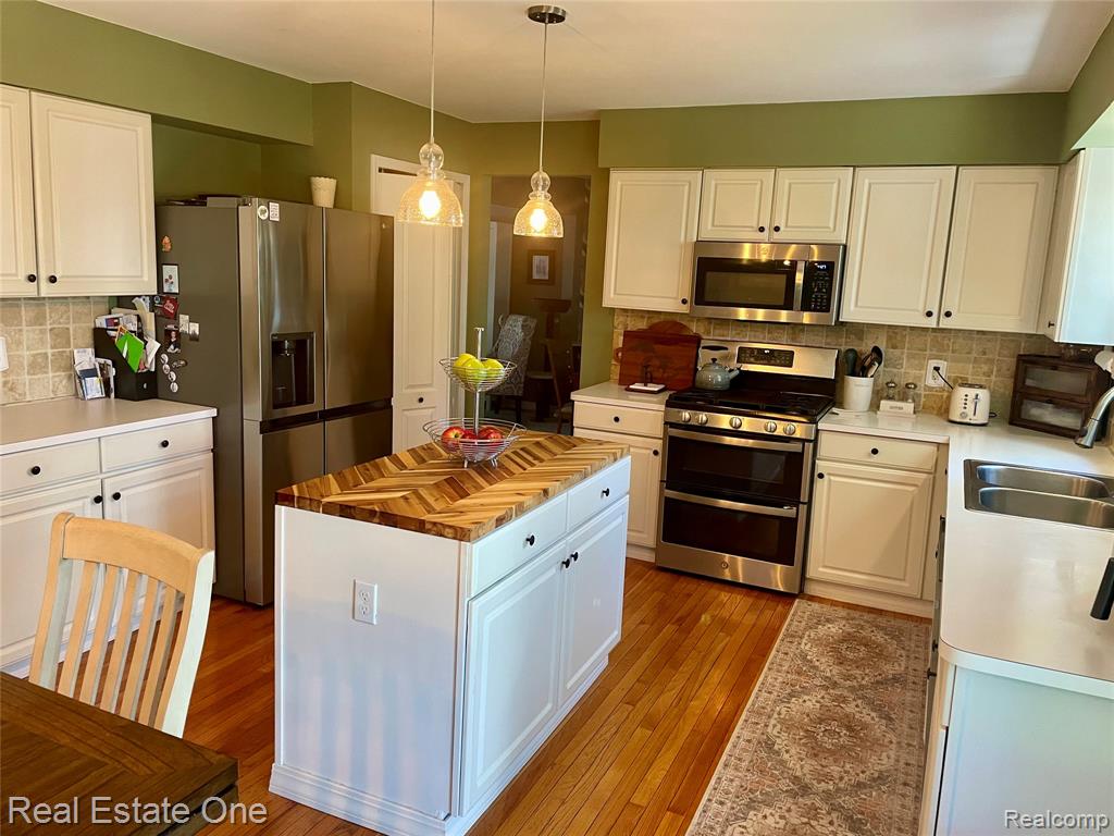 5613 Adderstone Drive Property Photo 13