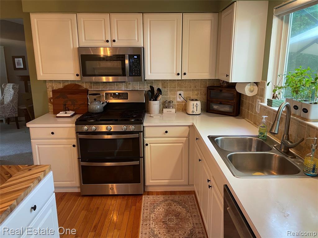 5613 Adderstone Drive Property Photo 14