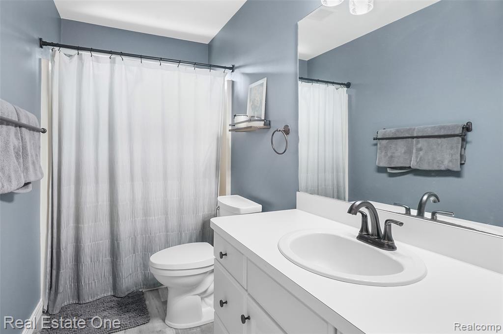 5613 Adderstone Drive Property Photo 25
