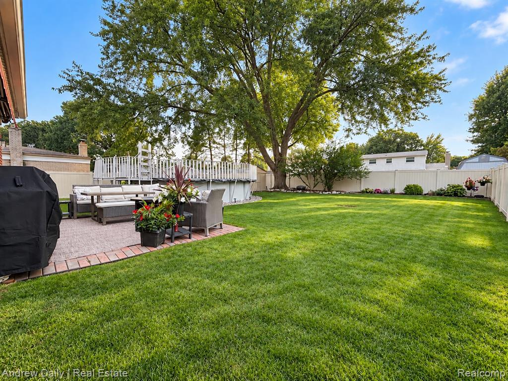 13828 Hamilton Street Property Photo 17