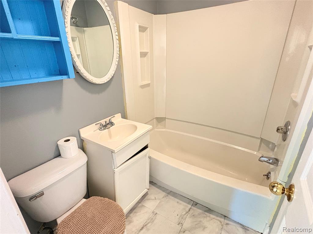 2254 E Bergin Avenue Property Photo 9