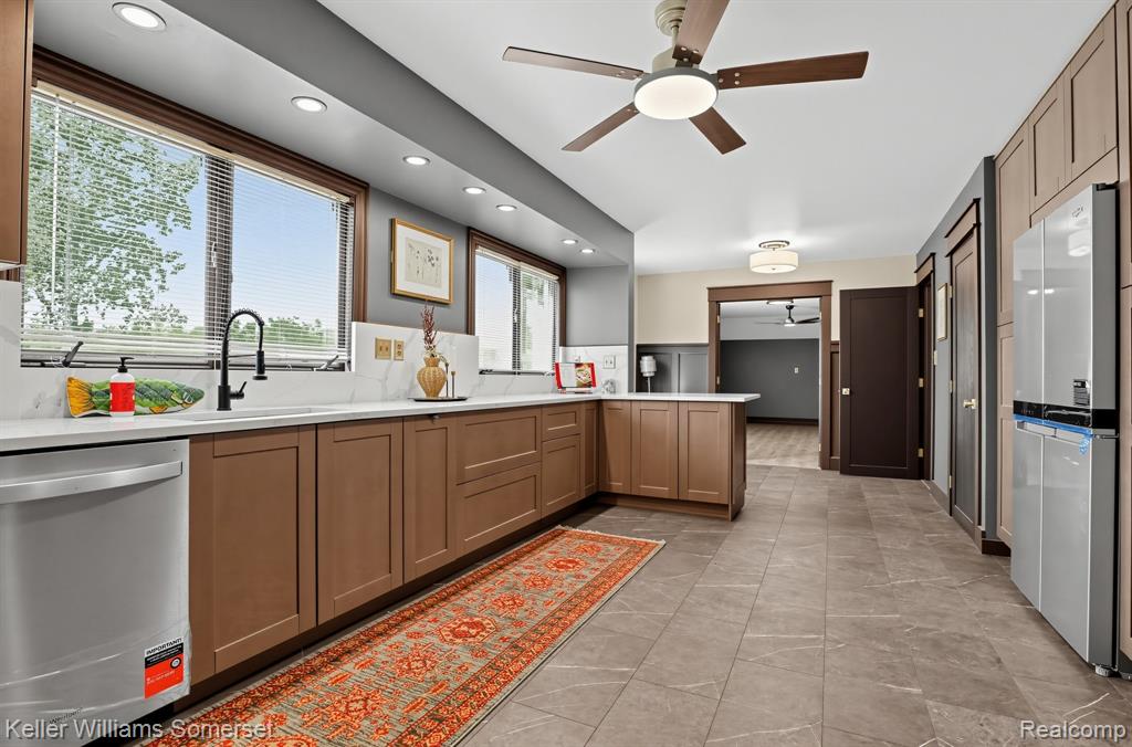 52401 Baker Road Property Photo 6