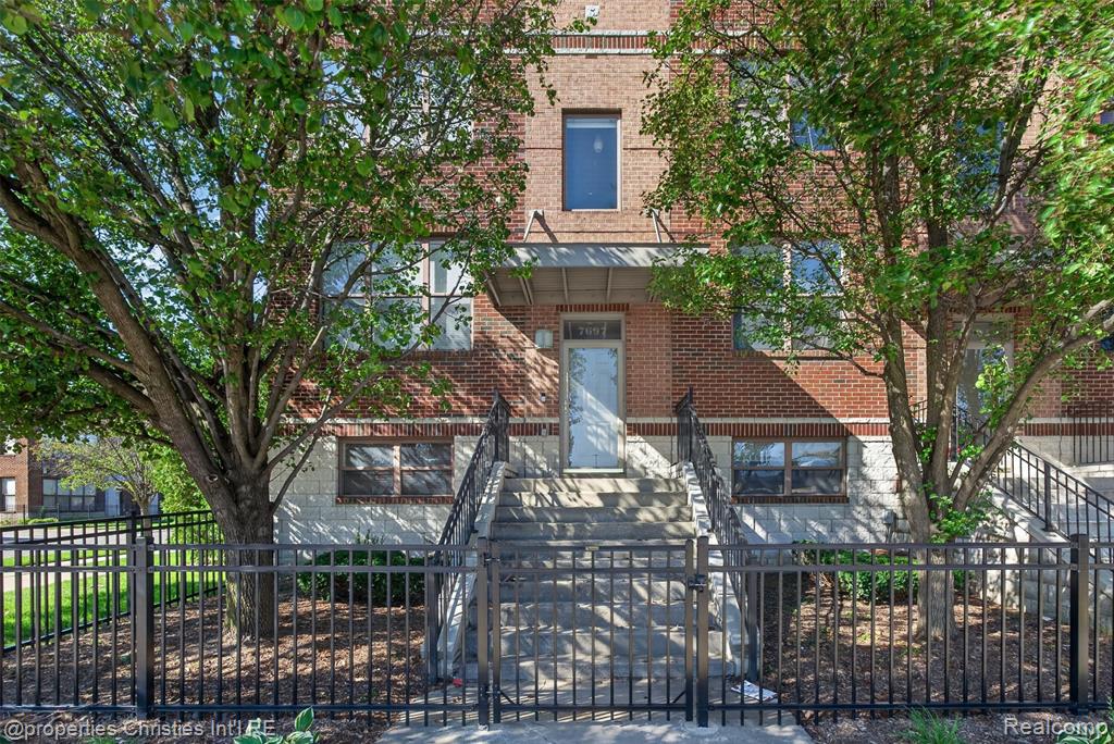 7697 Woodward Avenue Property Photo 1