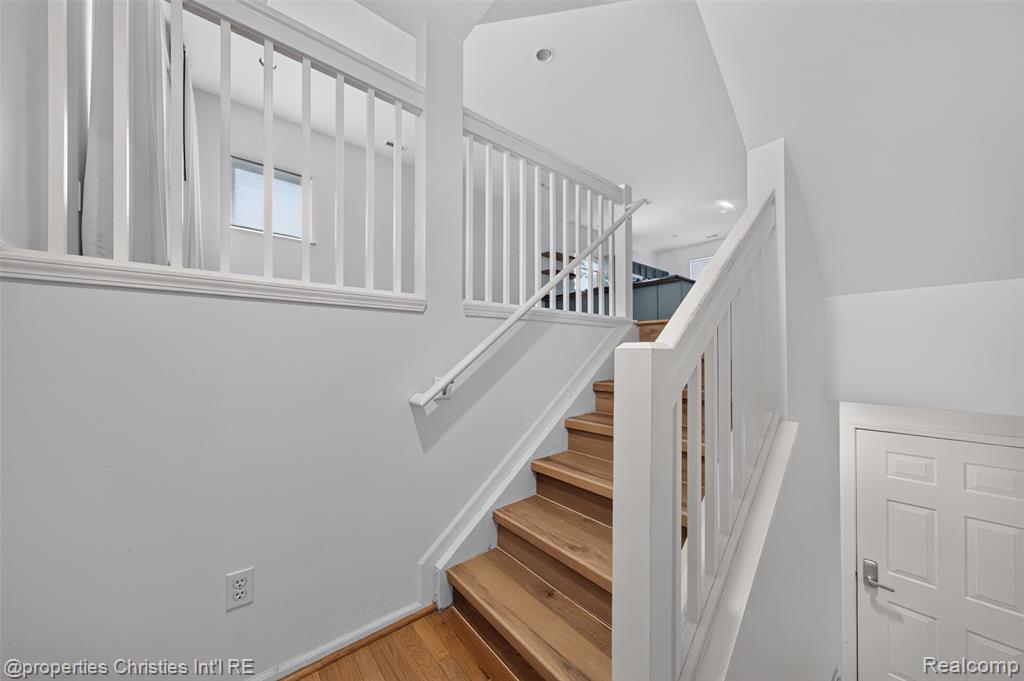 7697 Woodward Avenue Property Photo 5