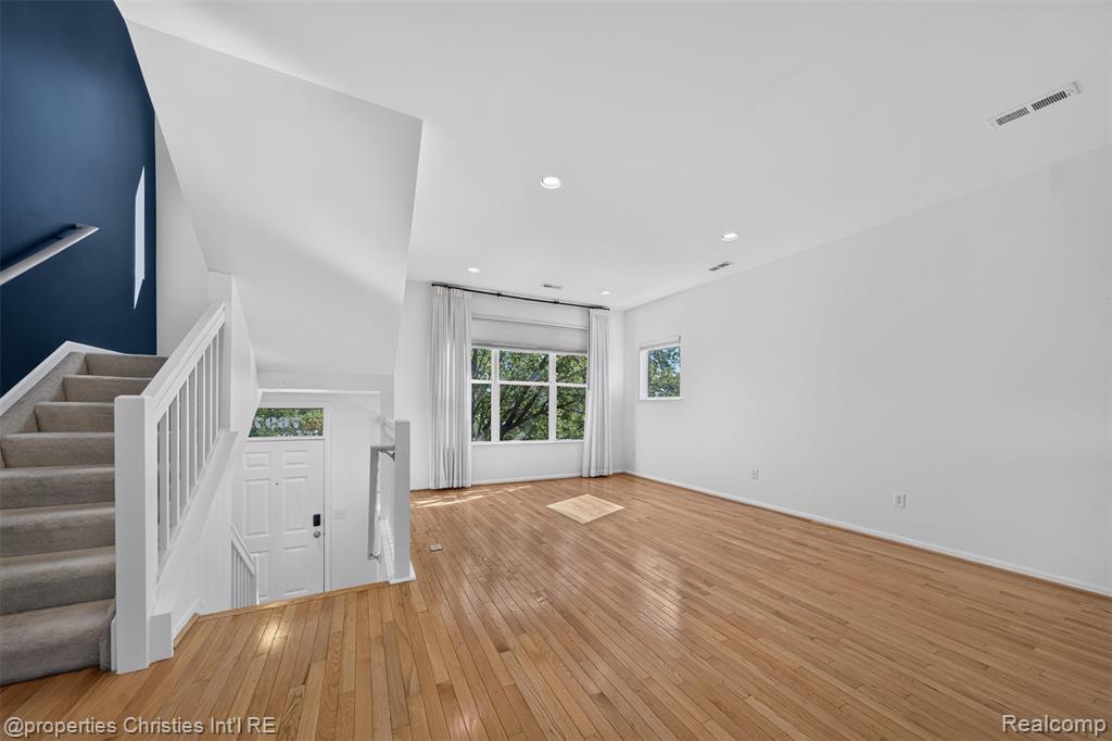 7697 Woodward Avenue Property Photo 6