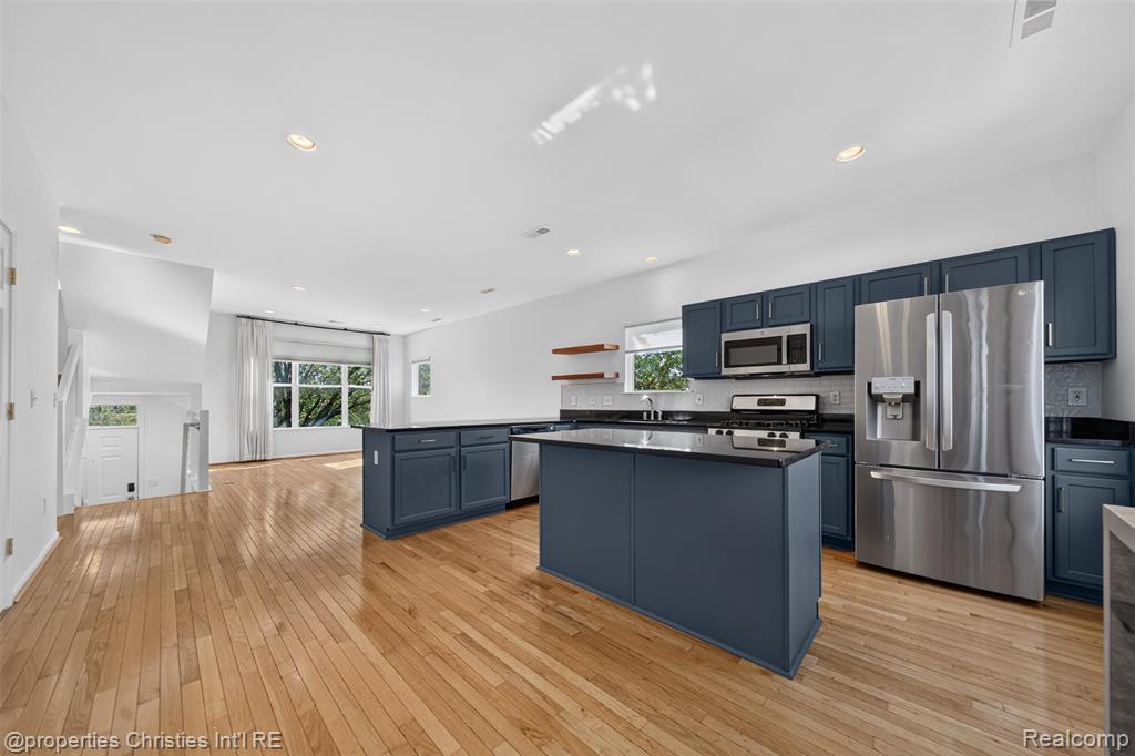 7697 Woodward Avenue Property Photo 7