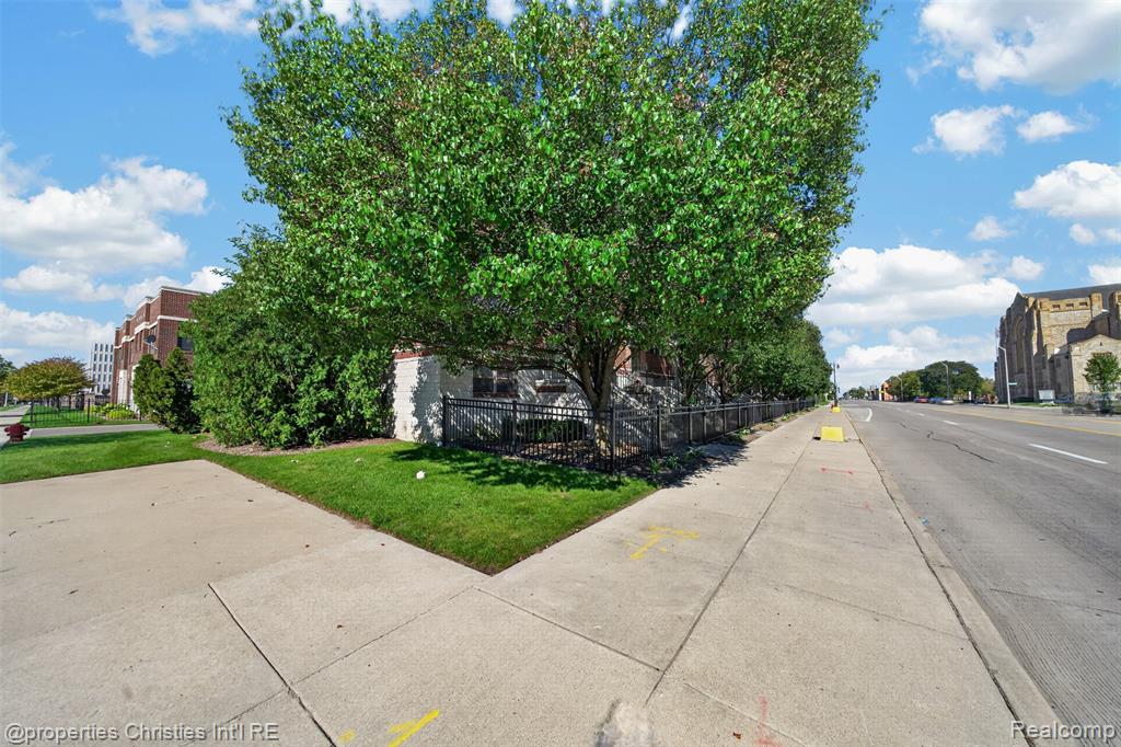 7697 Woodward Avenue Property Photo 31