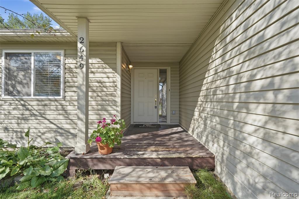 2649 Thistlewood Drive Property Photo 7