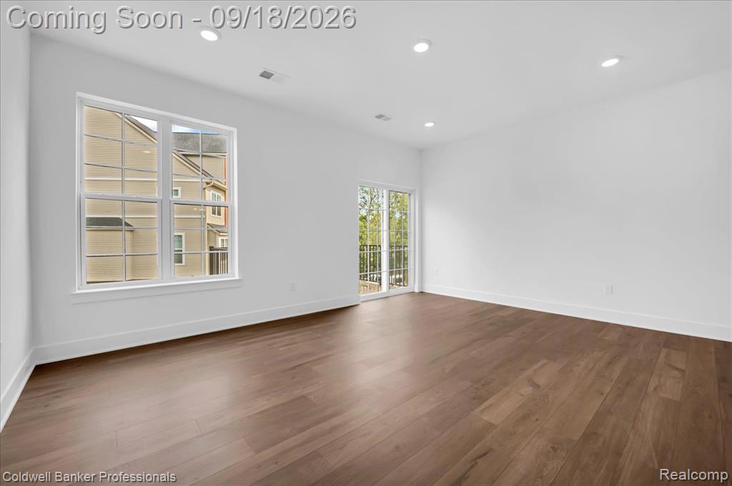 512 Village Lane Property Photo 10
