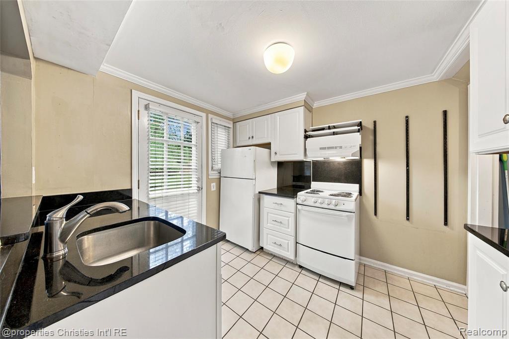 1642 Graefield Road Property Photo 8