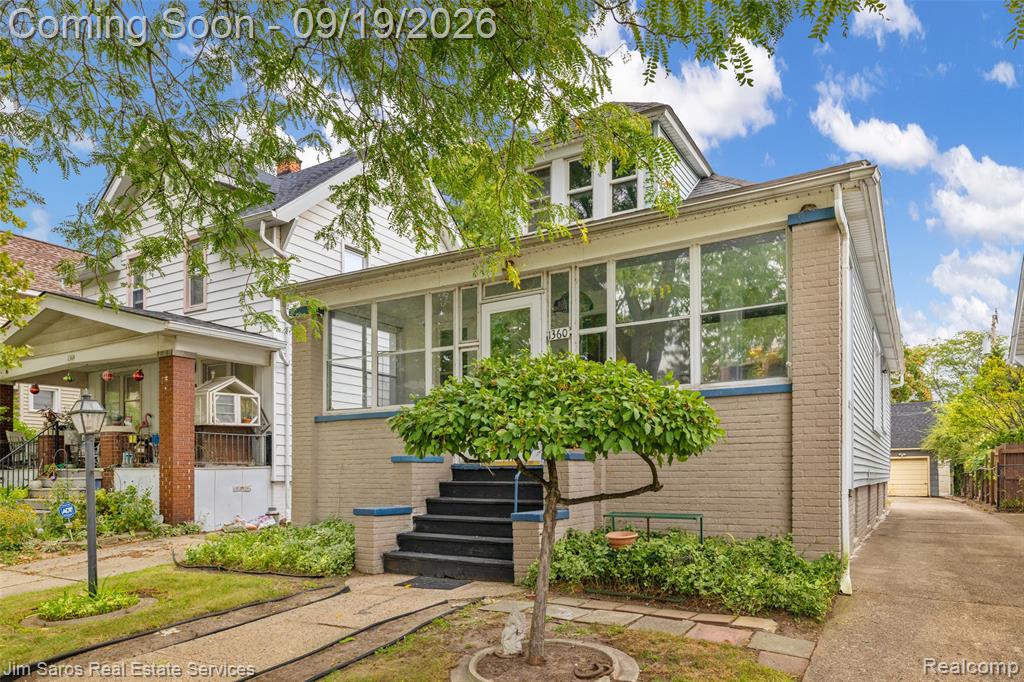 1360 Lakepointe Street Property Photo 1