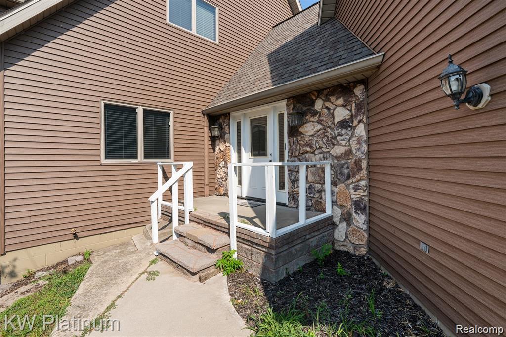 1907 Riverside Drive Property Photo 2