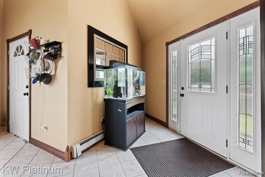 1907 Riverside Drive Property Photo 3