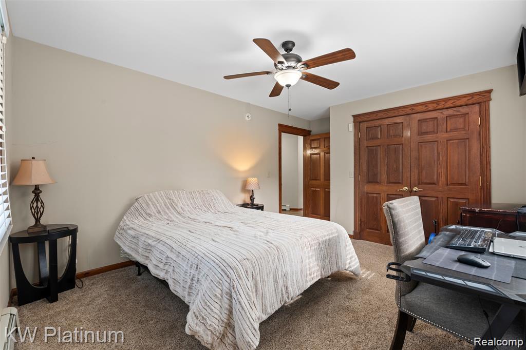 1907 Riverside Drive Property Photo 14