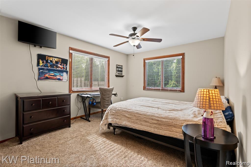 1907 Riverside Drive Property Photo 15
