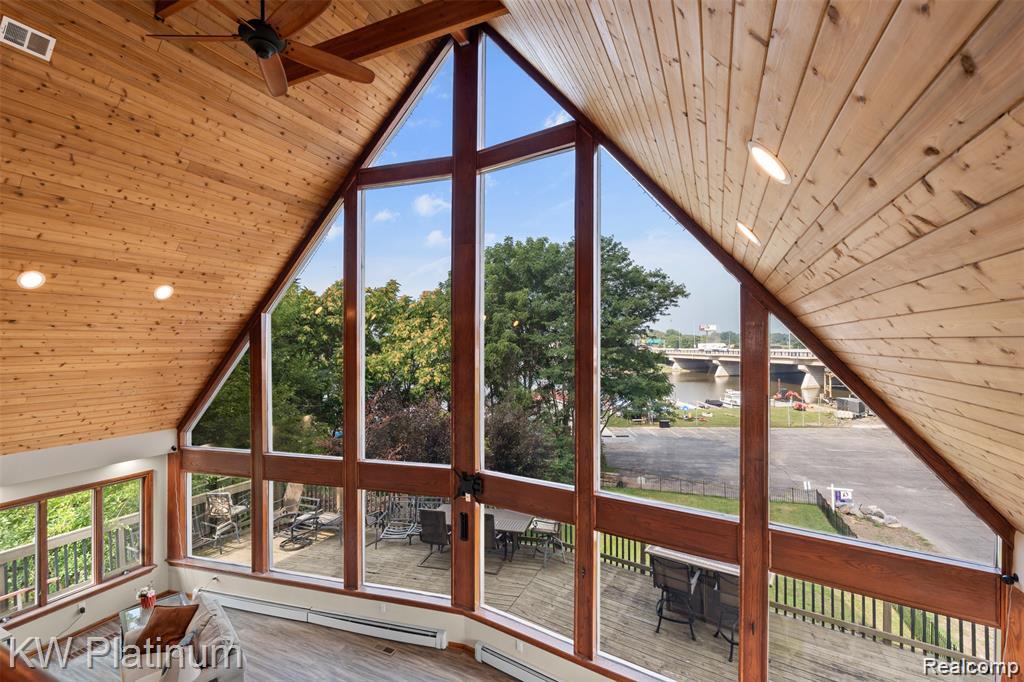 1907 Riverside Drive Property Photo 16