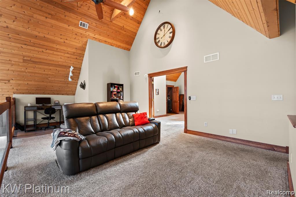 1907 Riverside Drive Property Photo 19