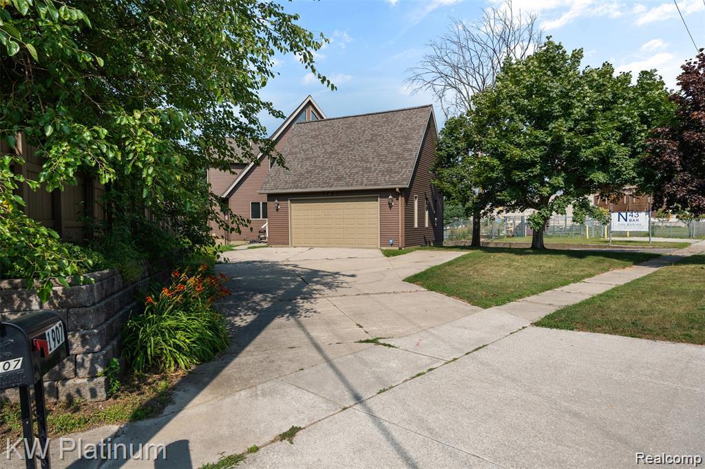 1907 Riverside Drive Property Photo 32