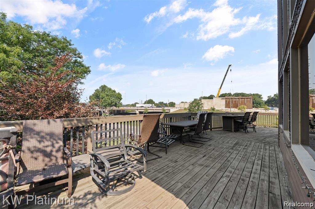 1907 Riverside Drive Property Photo 34