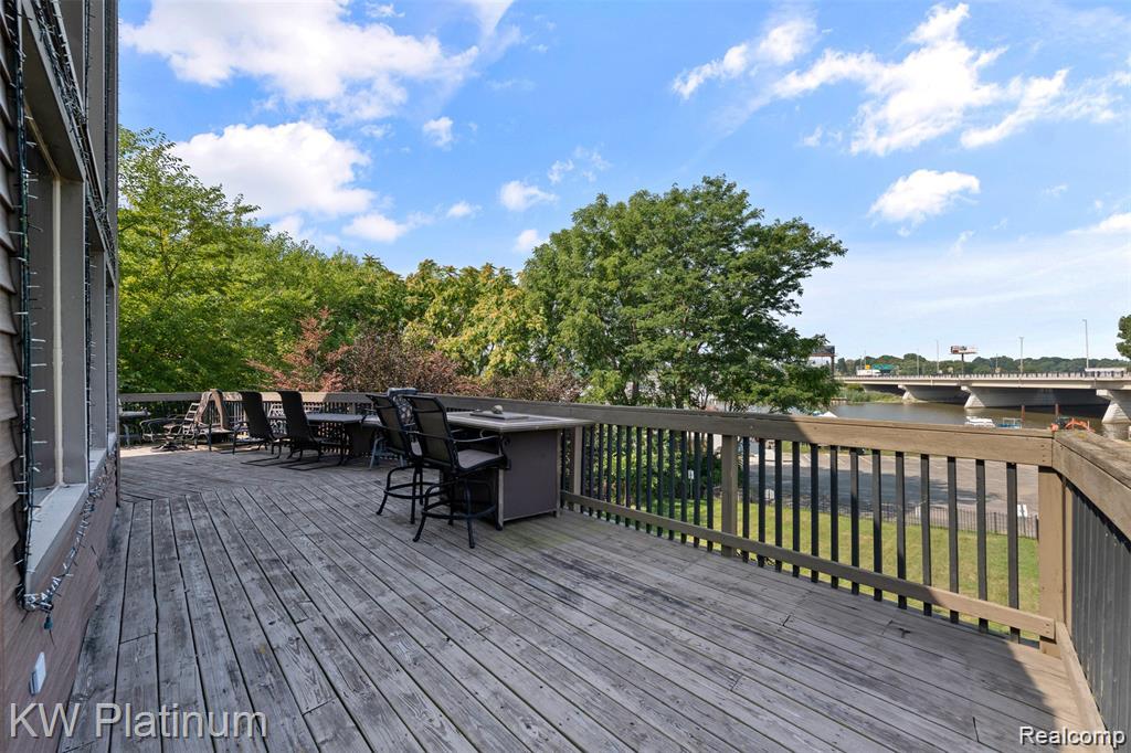 1907 Riverside Drive Property Photo 36