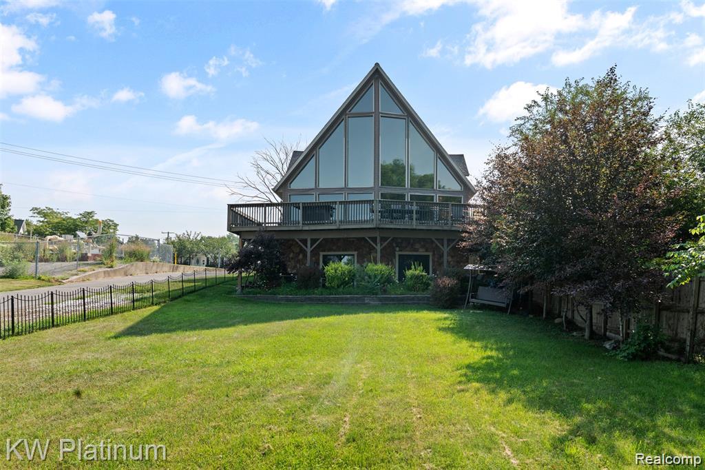 1907 Riverside Drive Property Photo 40