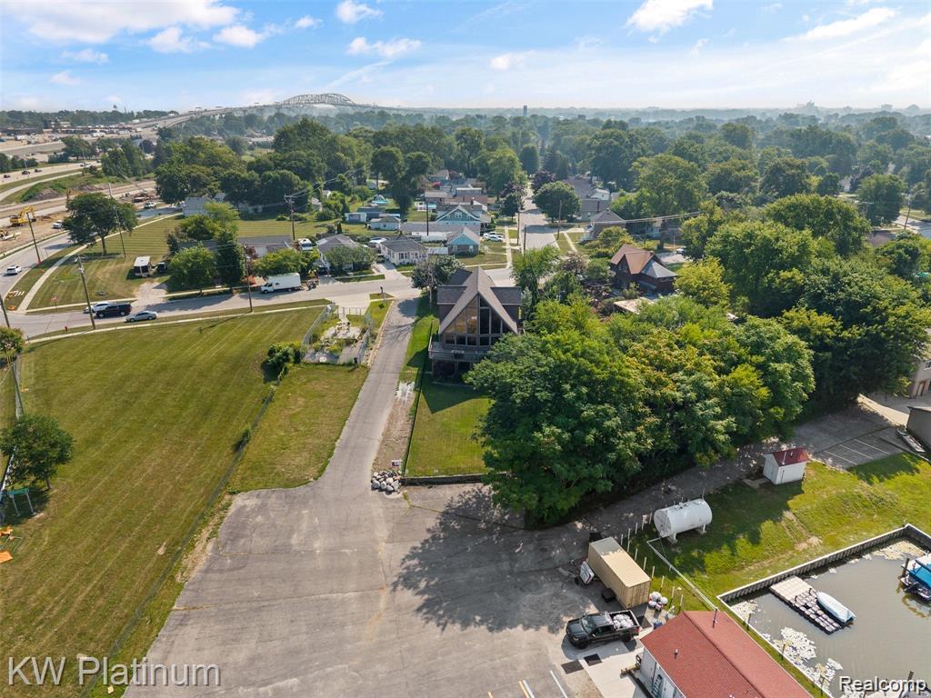 1907 Riverside Drive Property Photo 44
