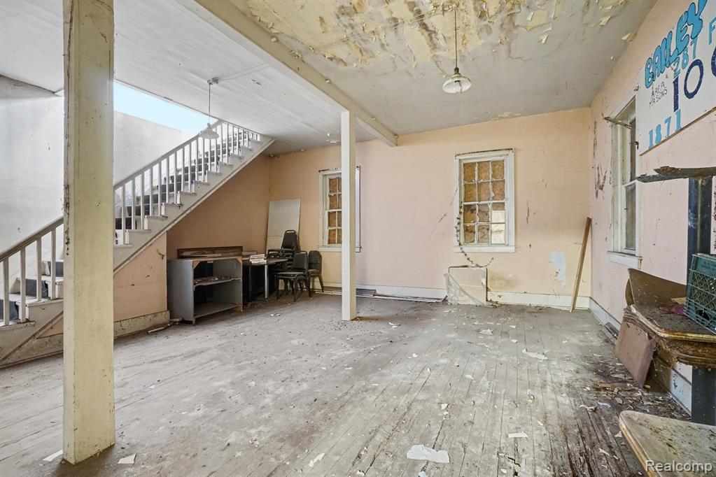 18 E Main Street Property Photo 5
