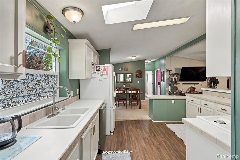 28034 Charlemagne Property Photo 13