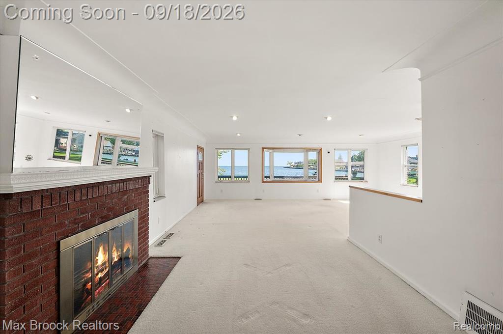 22665 Madison Street Property Photo 5