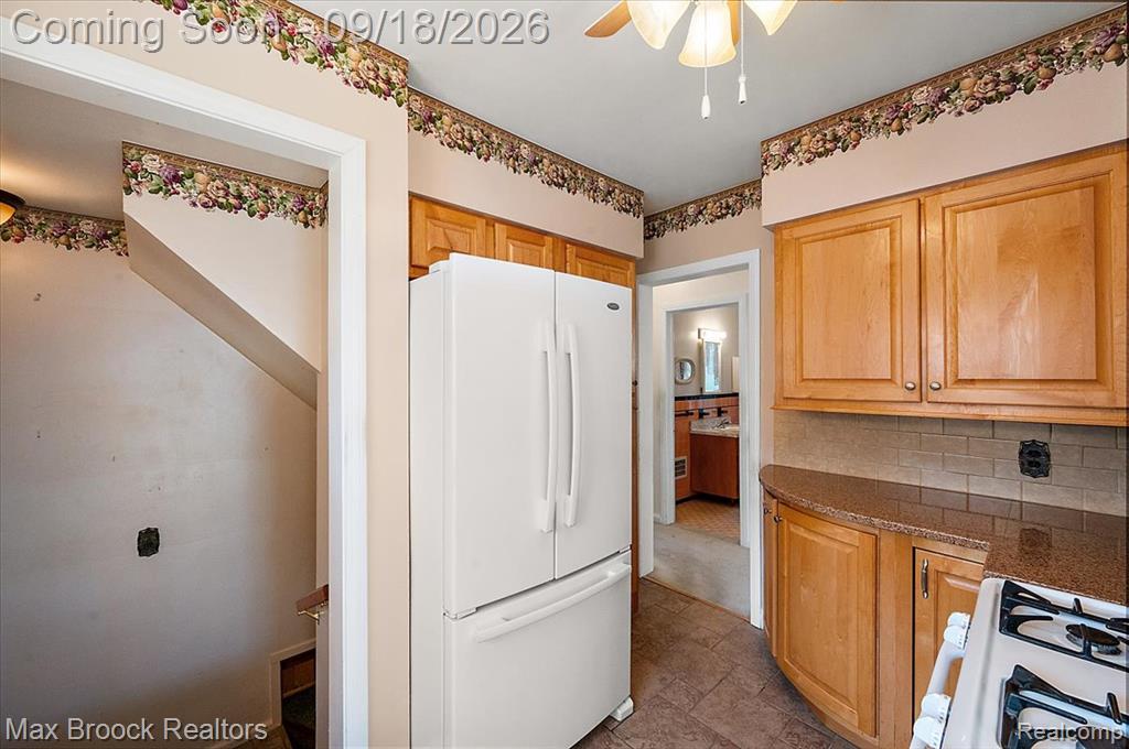 22665 Madison Street Property Photo 12