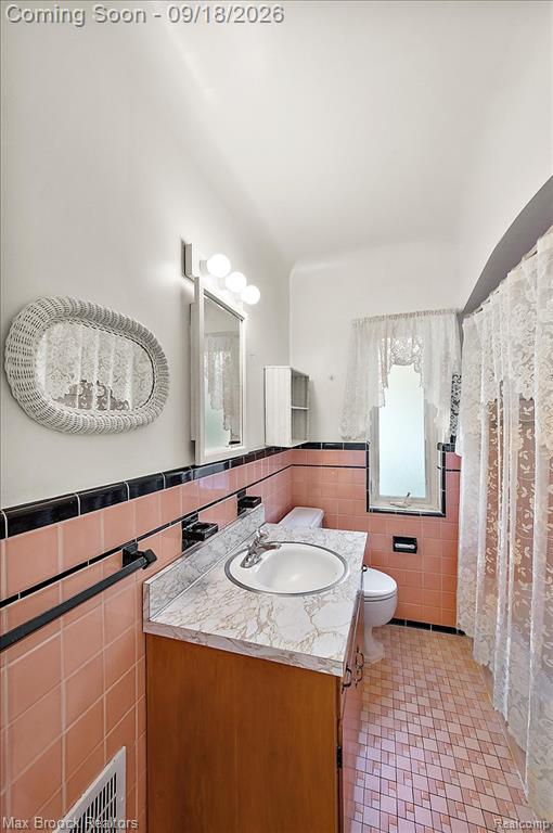22665 Madison Street Property Photo 14