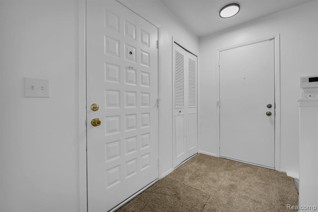 29454 Scarborough Drive Property Photo 3