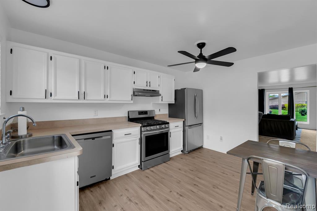 29454 Scarborough Drive Property Photo 8