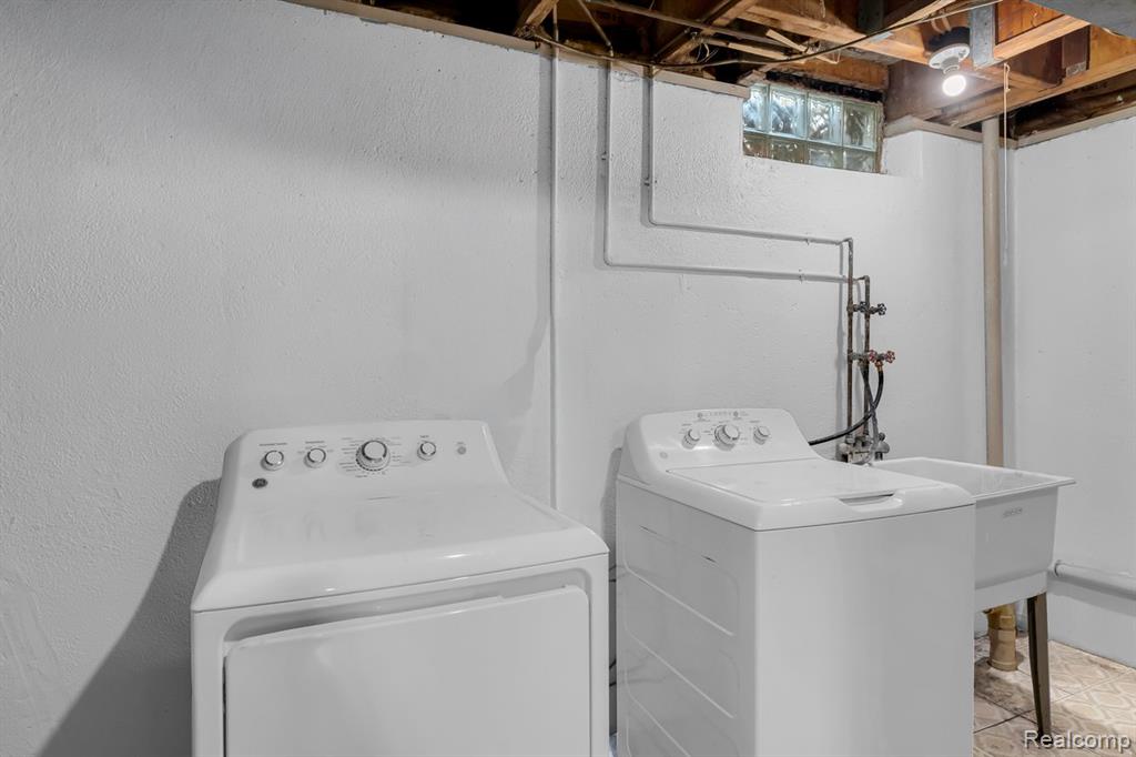 29454 Scarborough Drive Property Photo 19