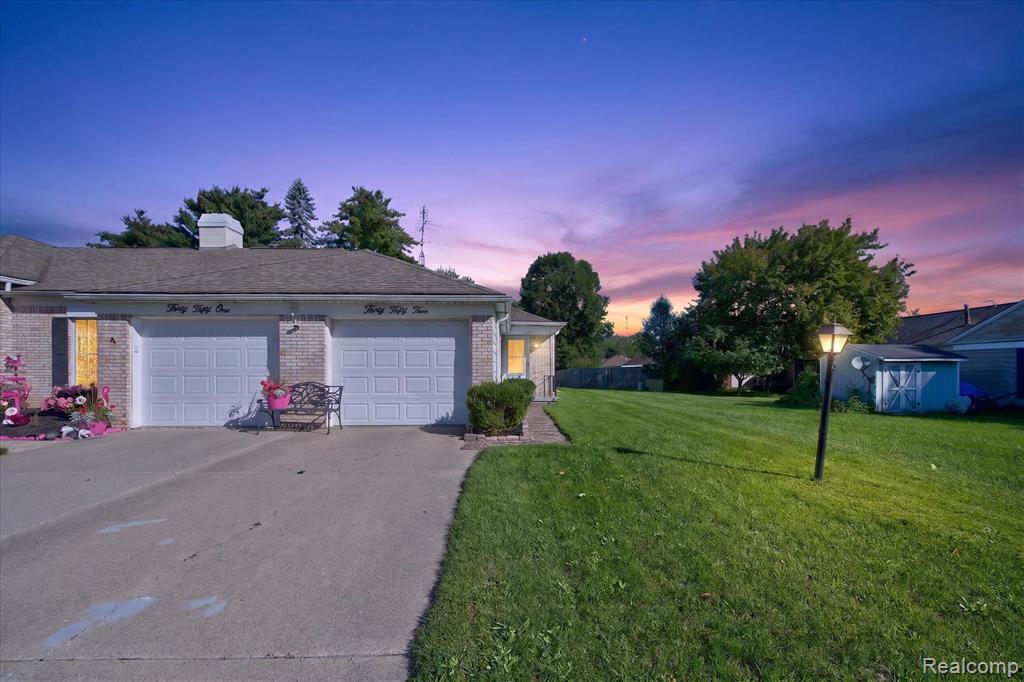 3055 Vineyard Lane