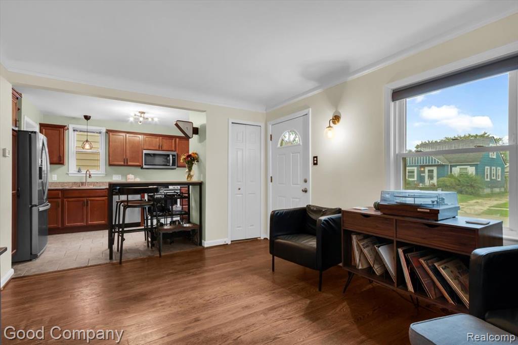 695 E Webster Street Property Photo 6