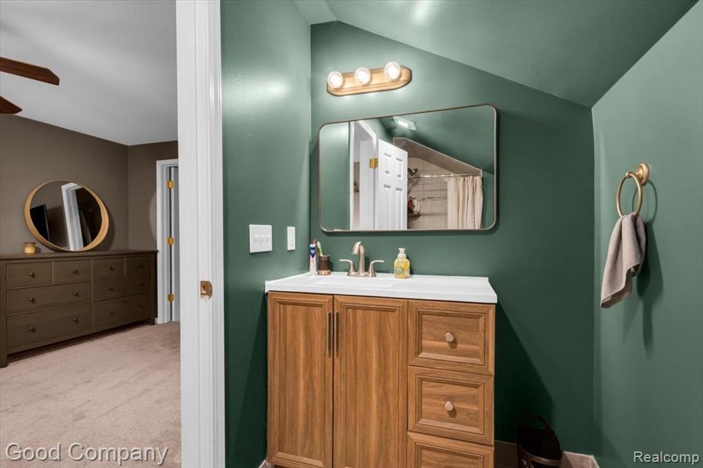 695 E Webster Street Property Photo 19