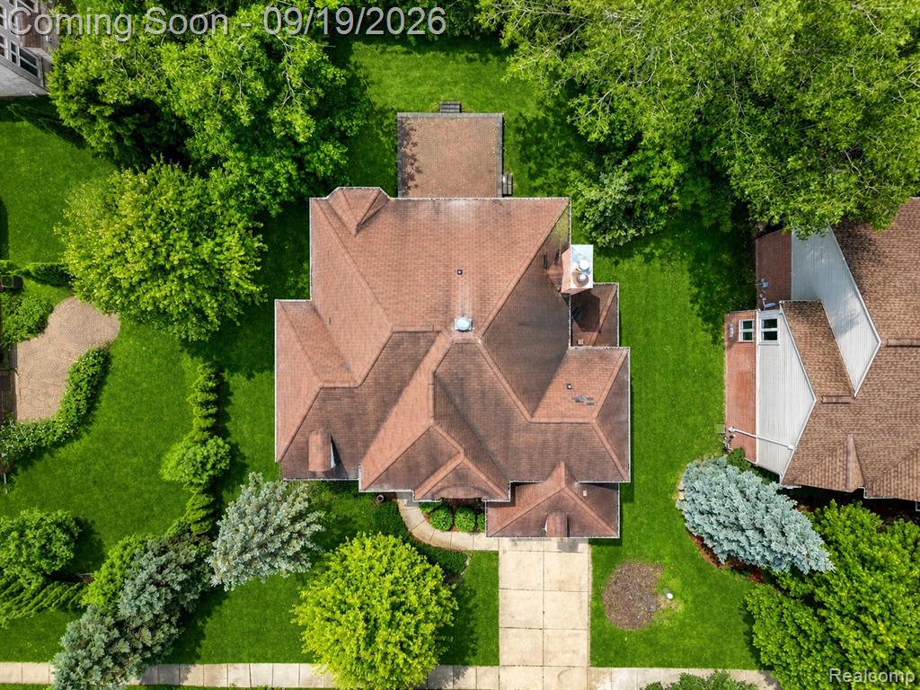 24371 Cavendish Avenue Property Photo 2