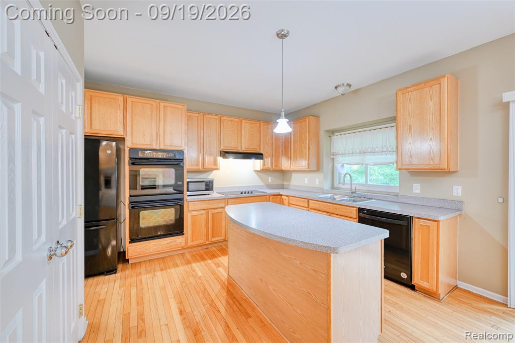 24371 Cavendish Avenue Property Photo 16