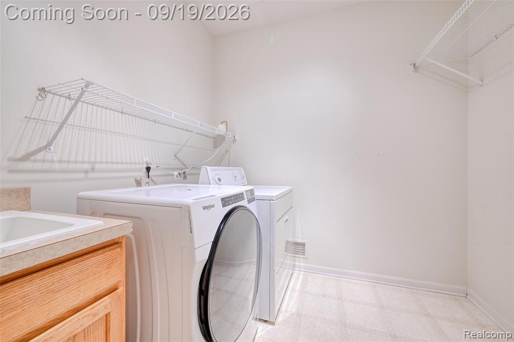 24371 Cavendish Avenue Property Photo 23