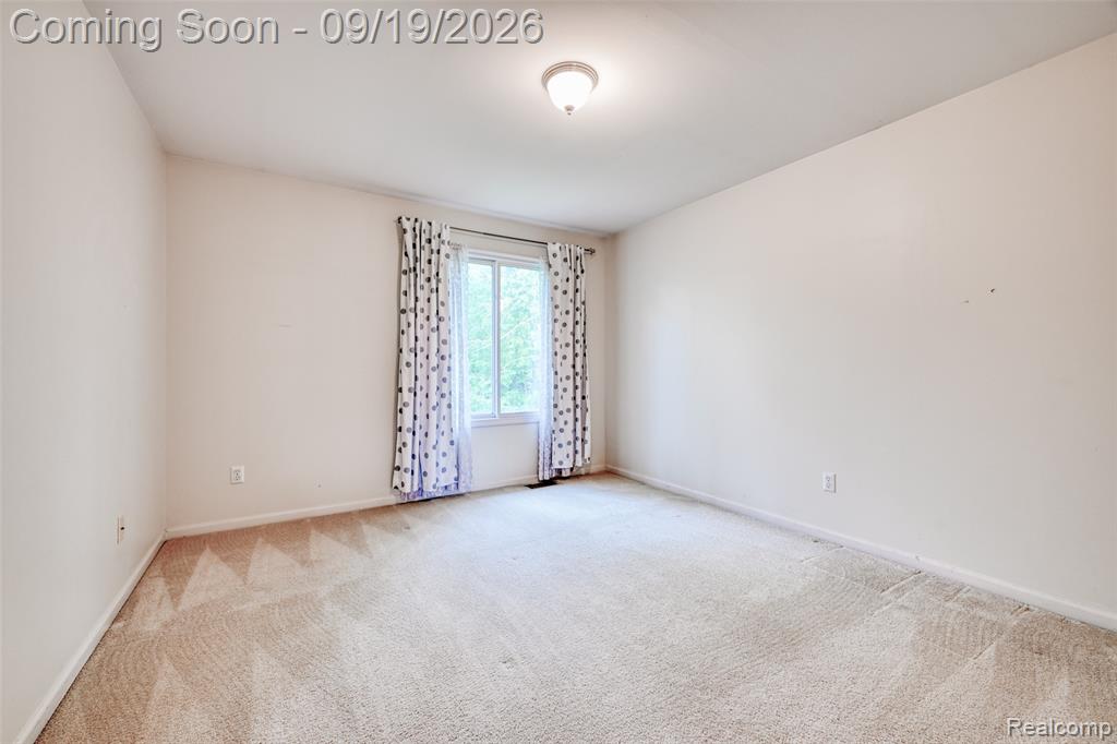 24371 Cavendish Avenue Property Photo 28