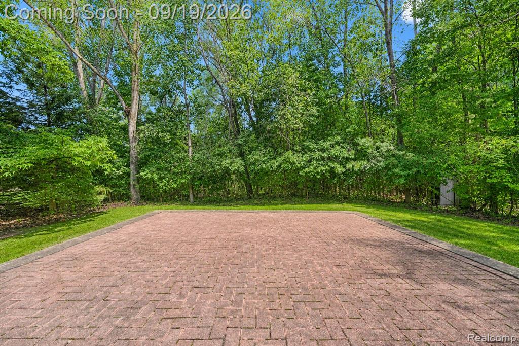 24371 Cavendish Avenue Property Photo 42