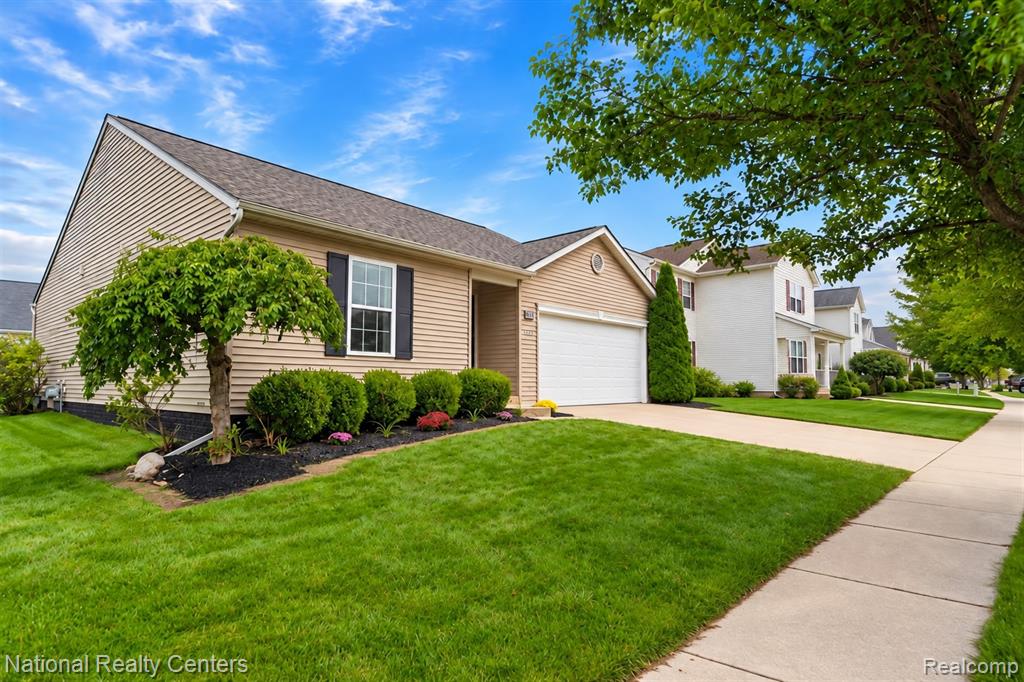 8515 Hawthorn Hill Property Photo 1