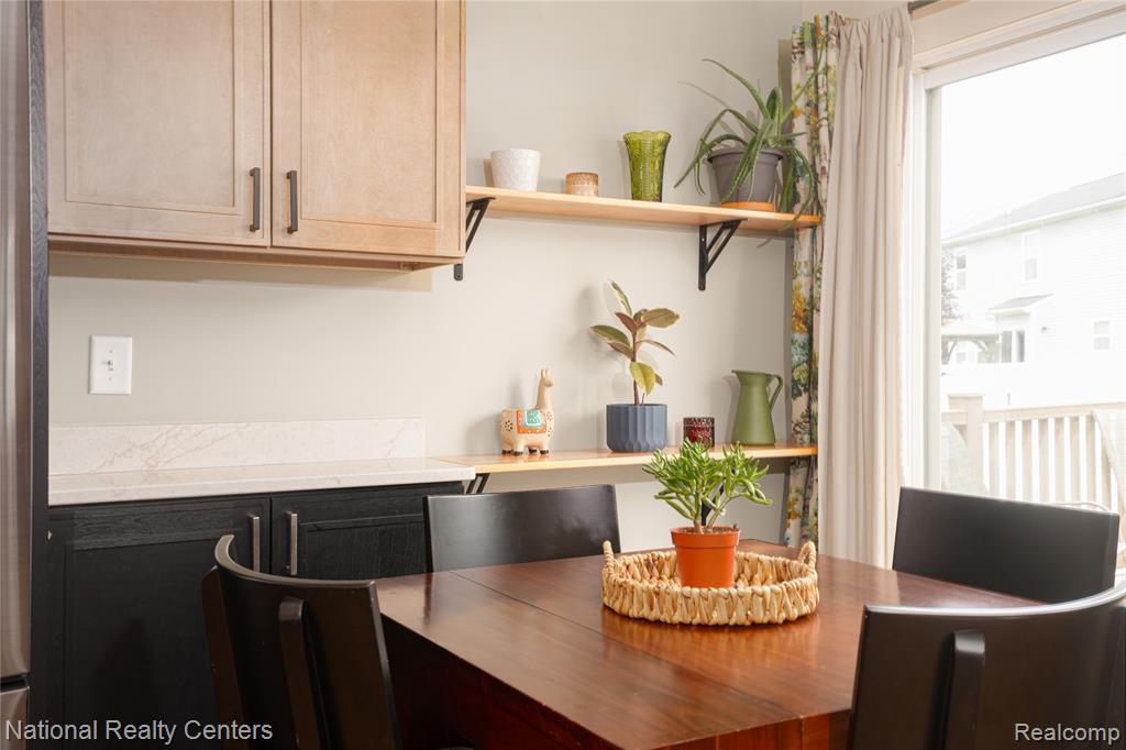 8515 Hawthorn Hill Property Photo 12