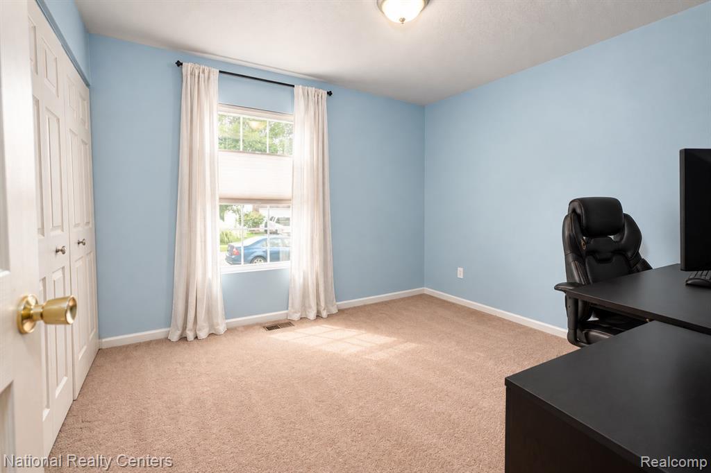 8515 Hawthorn Hill Property Photo 20