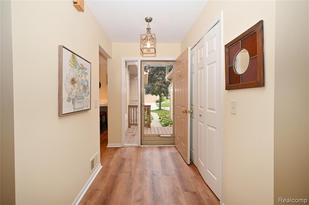 35285 Lone Pine Lane Property Photo 4