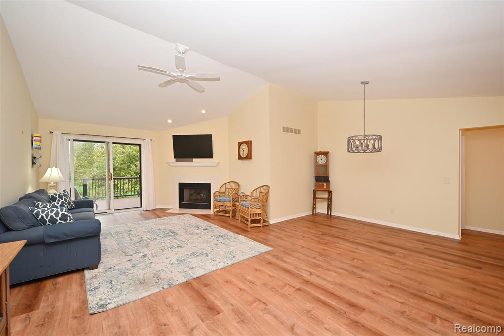 35285 Lone Pine Lane Property Photo 6