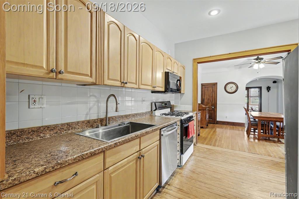 26552 W Huron River Drive Property Photo 14