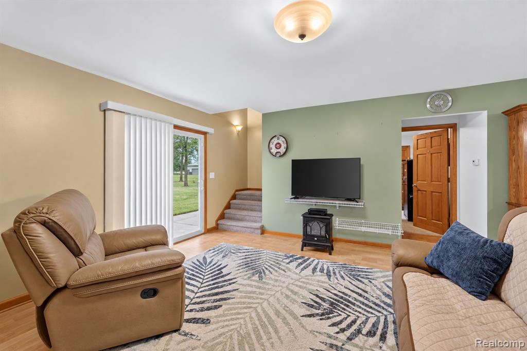 10785 Grafton Road Property Photo 9