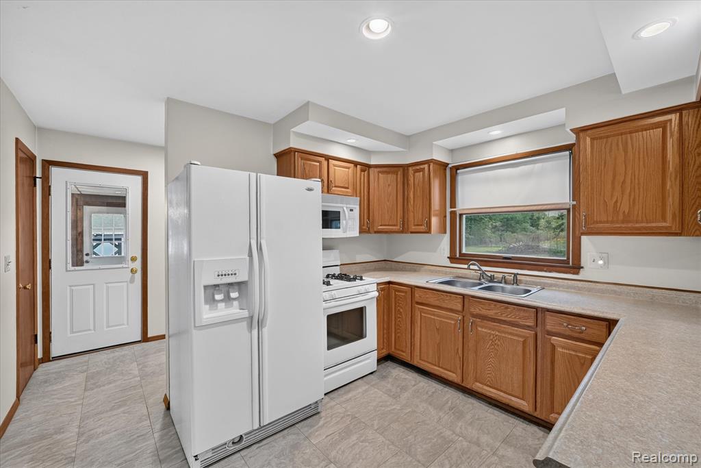 10785 Grafton Road Property Photo 28